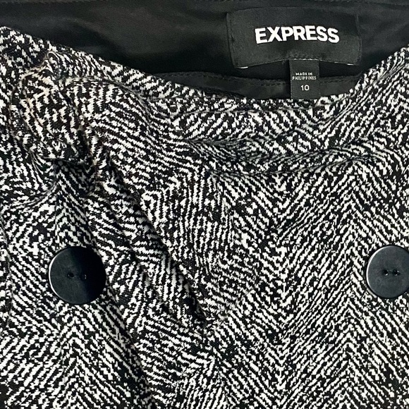Express Black & White Skort - Picture 3 of 3